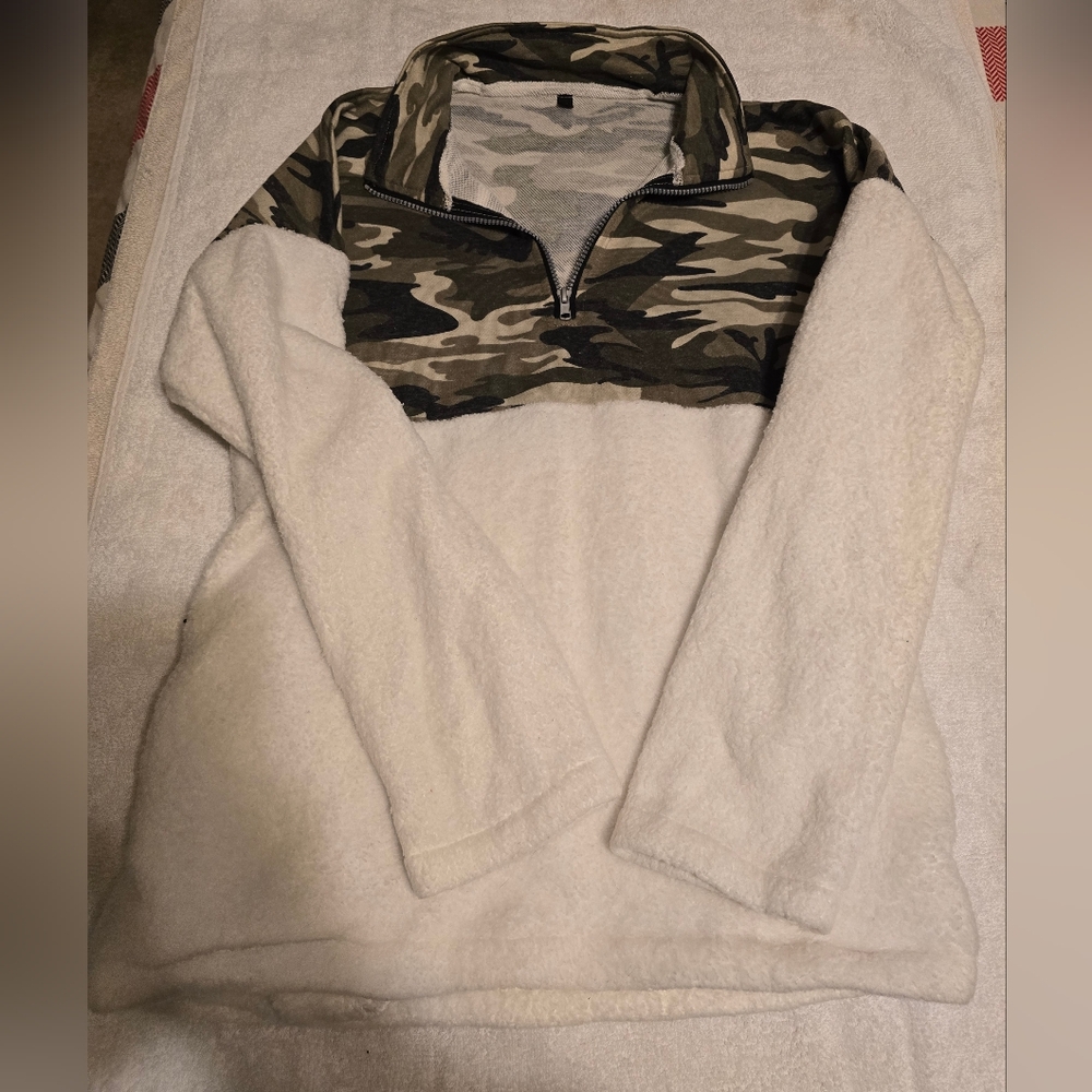 Camo and Cream Fleece Pullover